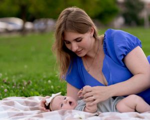 Nașterea blândă: Beneficii pentru mamă și bebe